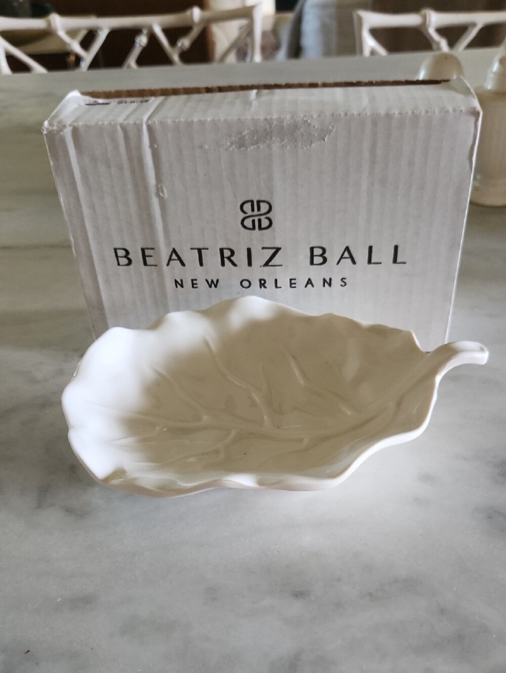 Leaf-Shaped Melamine Small Serving Platter in White